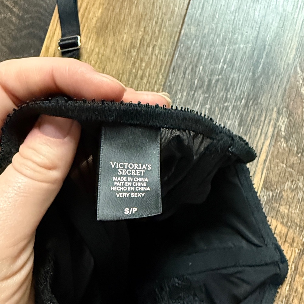 Victoria's Secret Garter Belt Lingerie - Picture 2 of 4